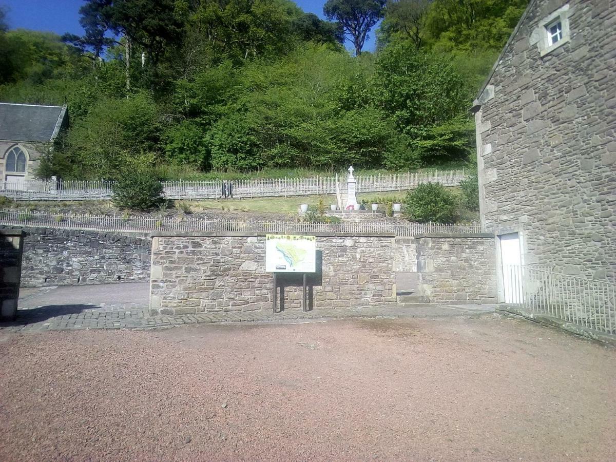 Wee Row Hostel Lanark Exterior photo